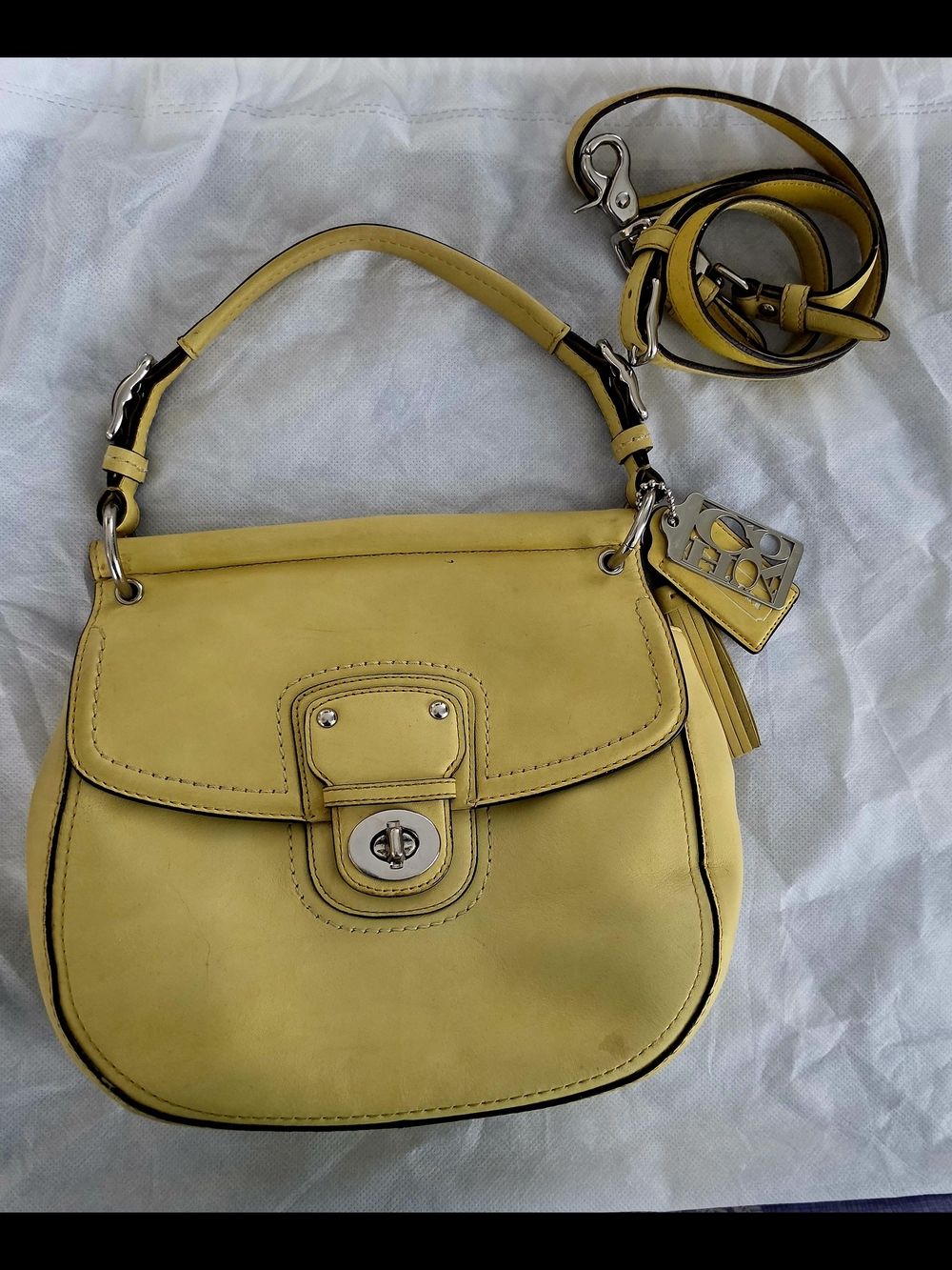 Coach WILLIS Yellow  Shoulder Bag with crossbody Strap